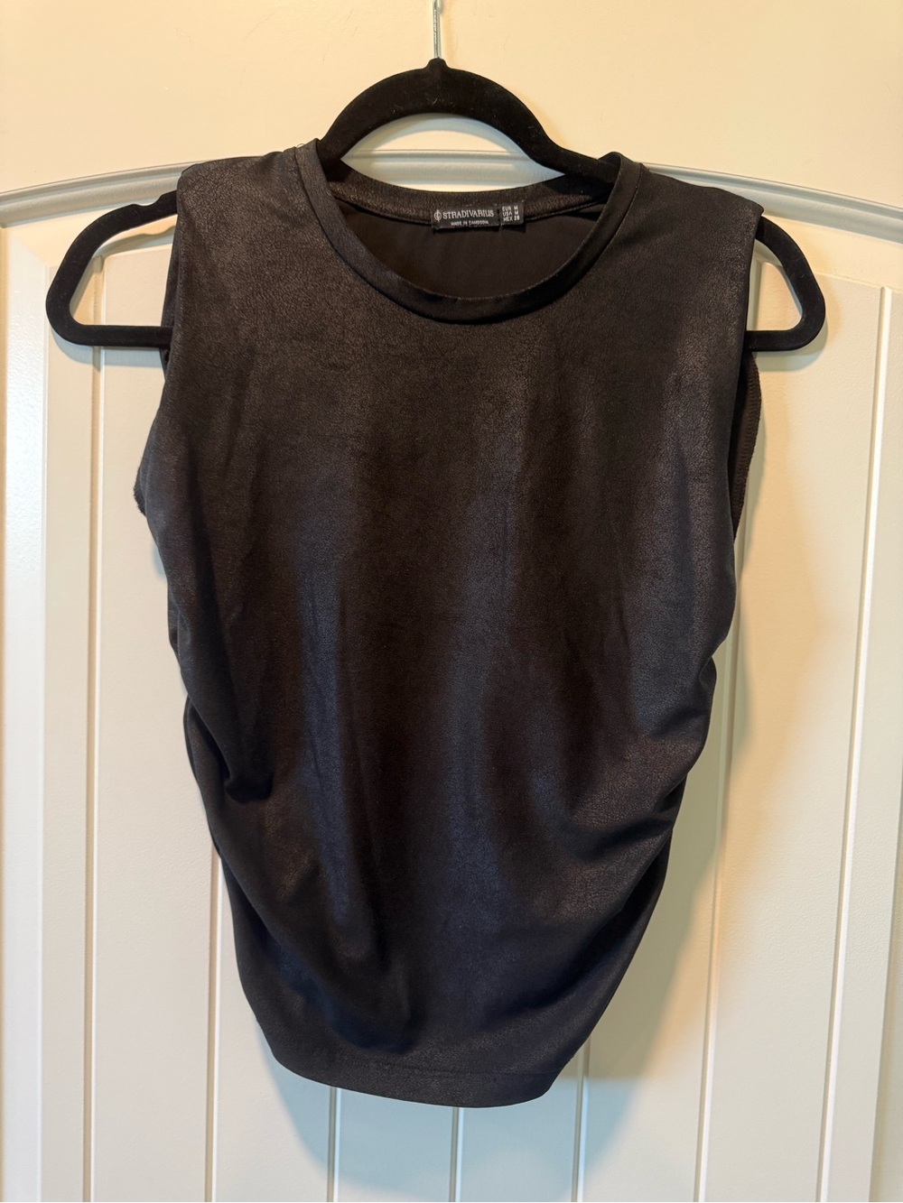 stradivarius Black Sleeveless Crewneck Tank